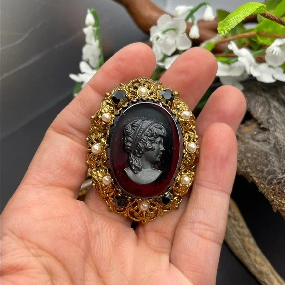 Germany filigree glass cameo brooch vintage - Picture 8 of 8